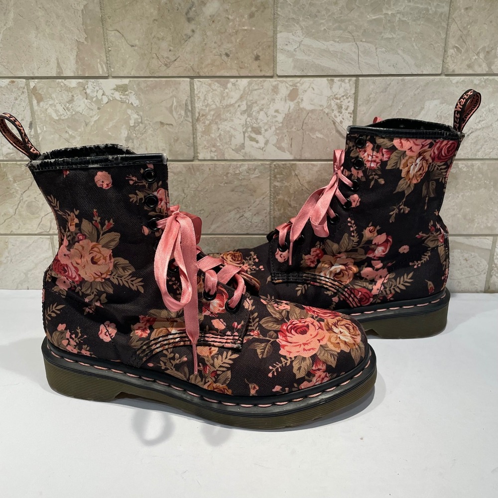 Dr. Martens 1460 Pascal Floral Canvas Boots Pink Ribbon Laces Womens 7 Flaw - Picture 6 of 9